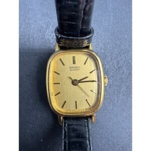 Vintage Seiko 2021-5139 Gold Tone Women's Quartz Analog Watch Black Leather Band